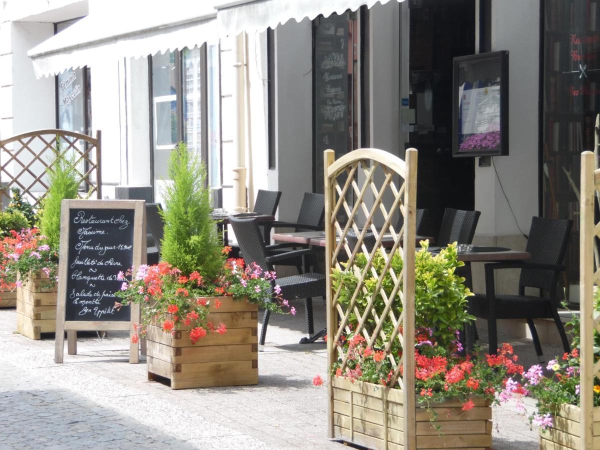 Hotel Restaurant Herard Бурбонн-ле-Бен Экстерьер фото